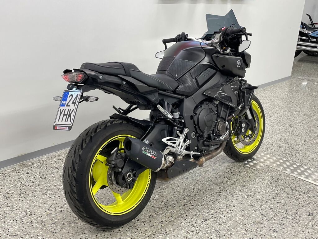 Yamaha MT-10 2018 Musta