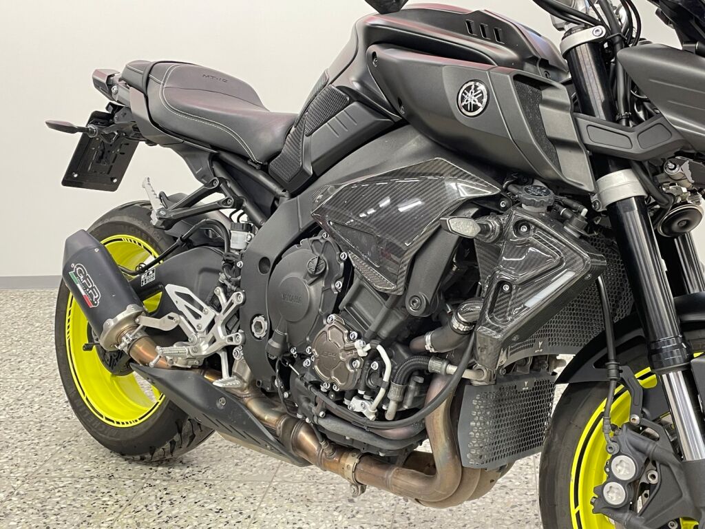 Yamaha MT-10 2018 Musta
