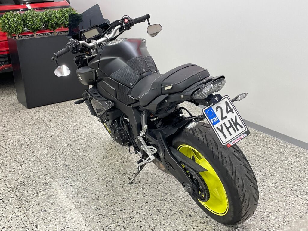 Yamaha MT-10 2018 Musta