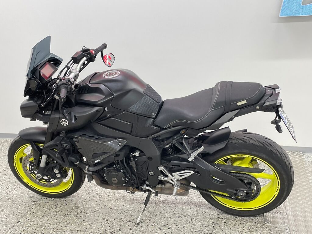 Yamaha MT-10 2018 Musta