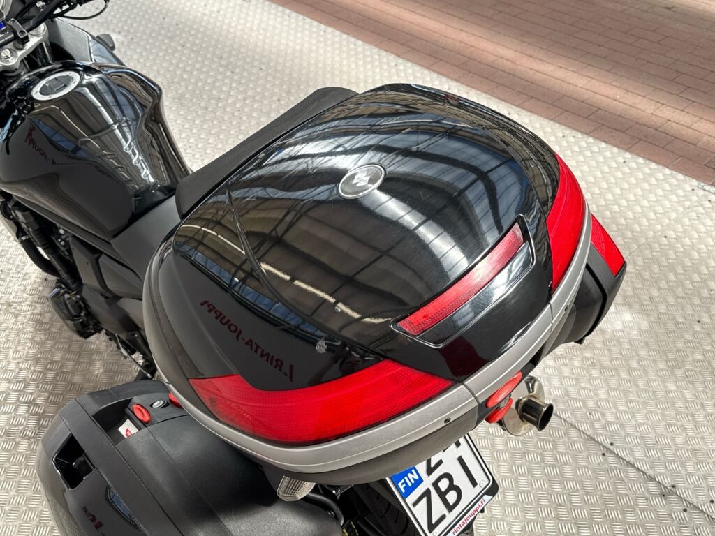 Suzuki GSF 2011 
