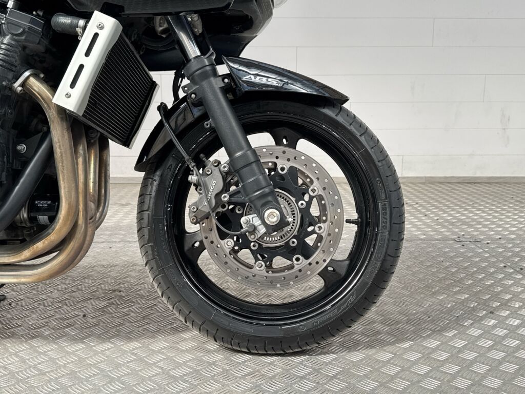 Suzuki GSF 2011 