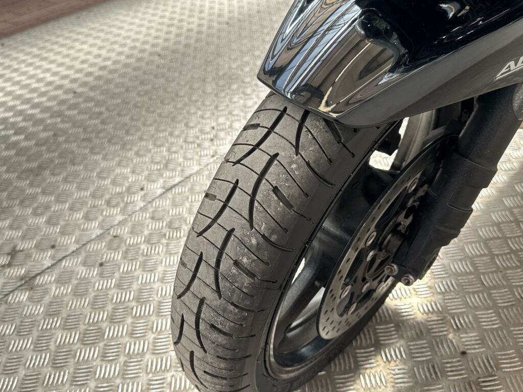 Suzuki GSF 2011 
