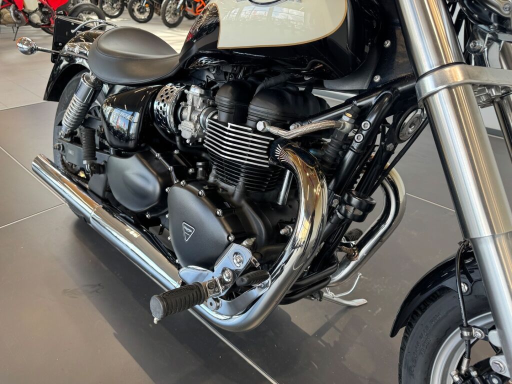 Triumph Speedmaster 2010 Musta
