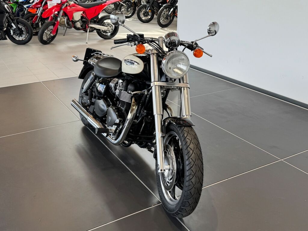 Triumph Speedmaster 2010 Musta