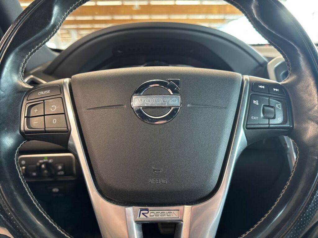 Volvo XC60 2014 Musta