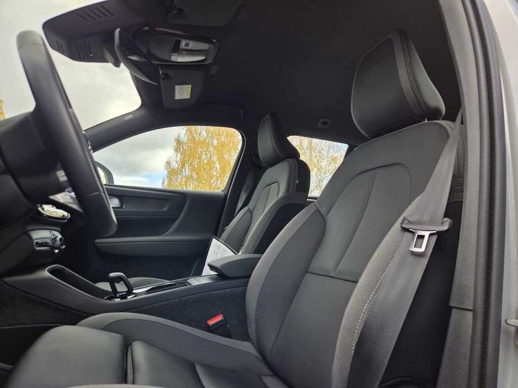 Volvo EX40 Twin Performance Plus 2025, bild 6/15