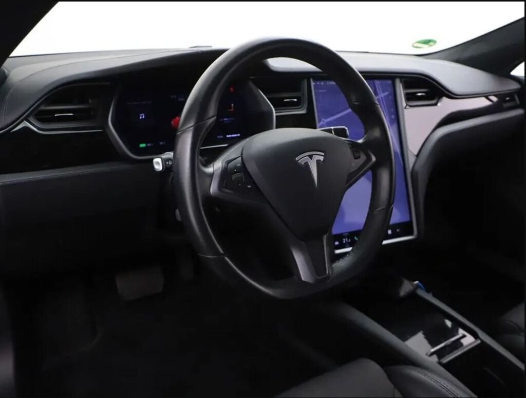 Tesla Model S 2019 