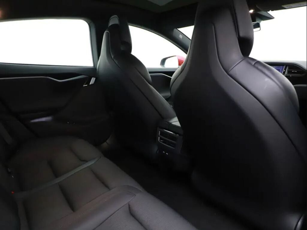 Tesla Model S 2019 