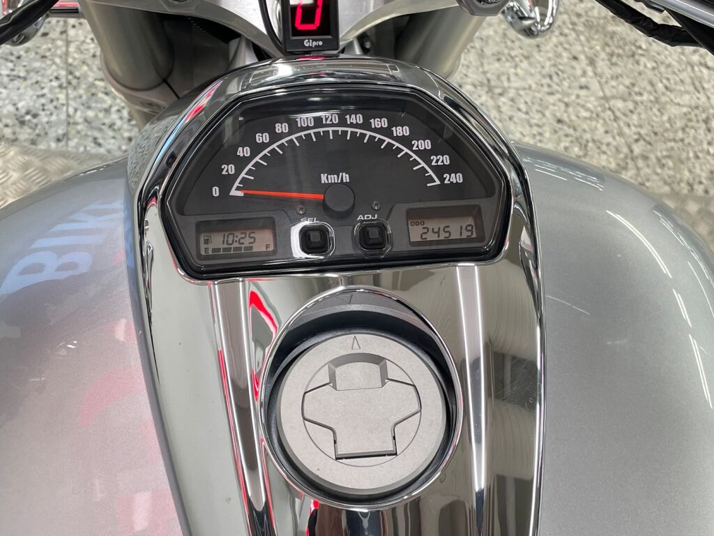 Suzuki INTRUDER 2010 