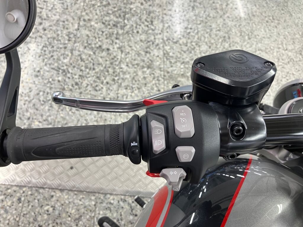 Triumph ROCKET III 2021 