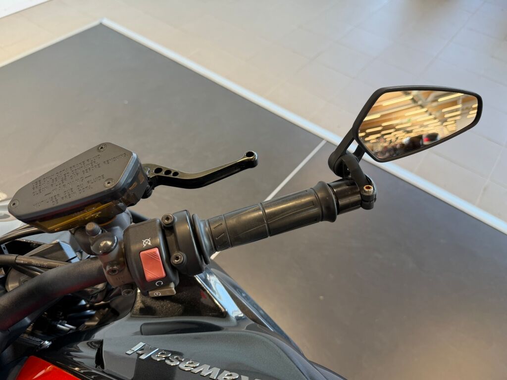Kawasaki Z 2015 Harmaa