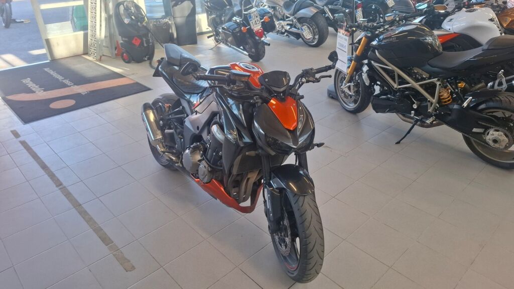 Kawasaki Z 2015 Harmaa