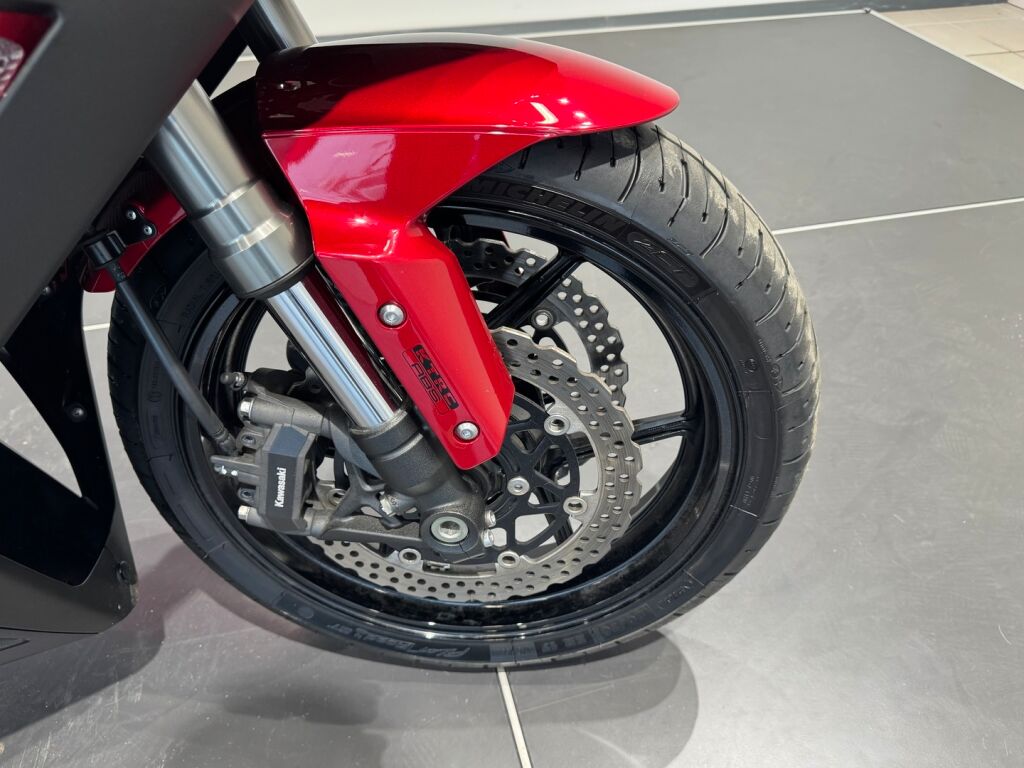 Kawasaki Z 2016 Harmaa