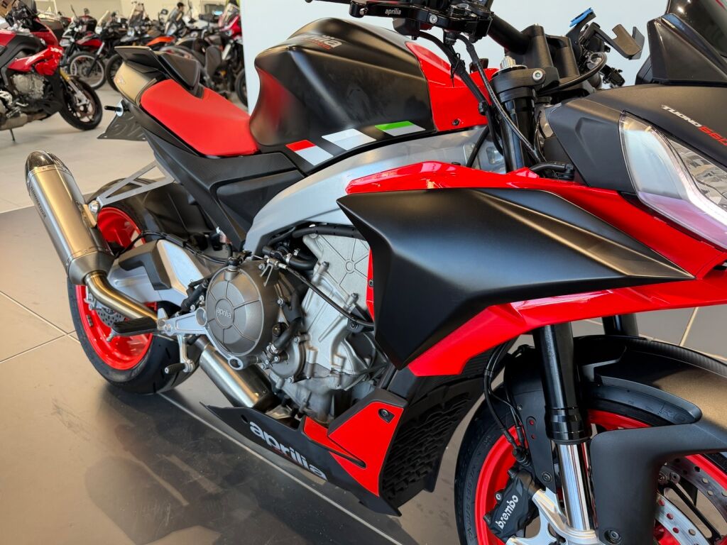 Aprilia TUONO 2023 