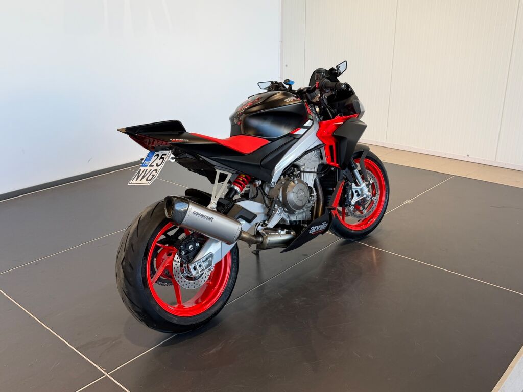 Aprilia TUONO 2023 