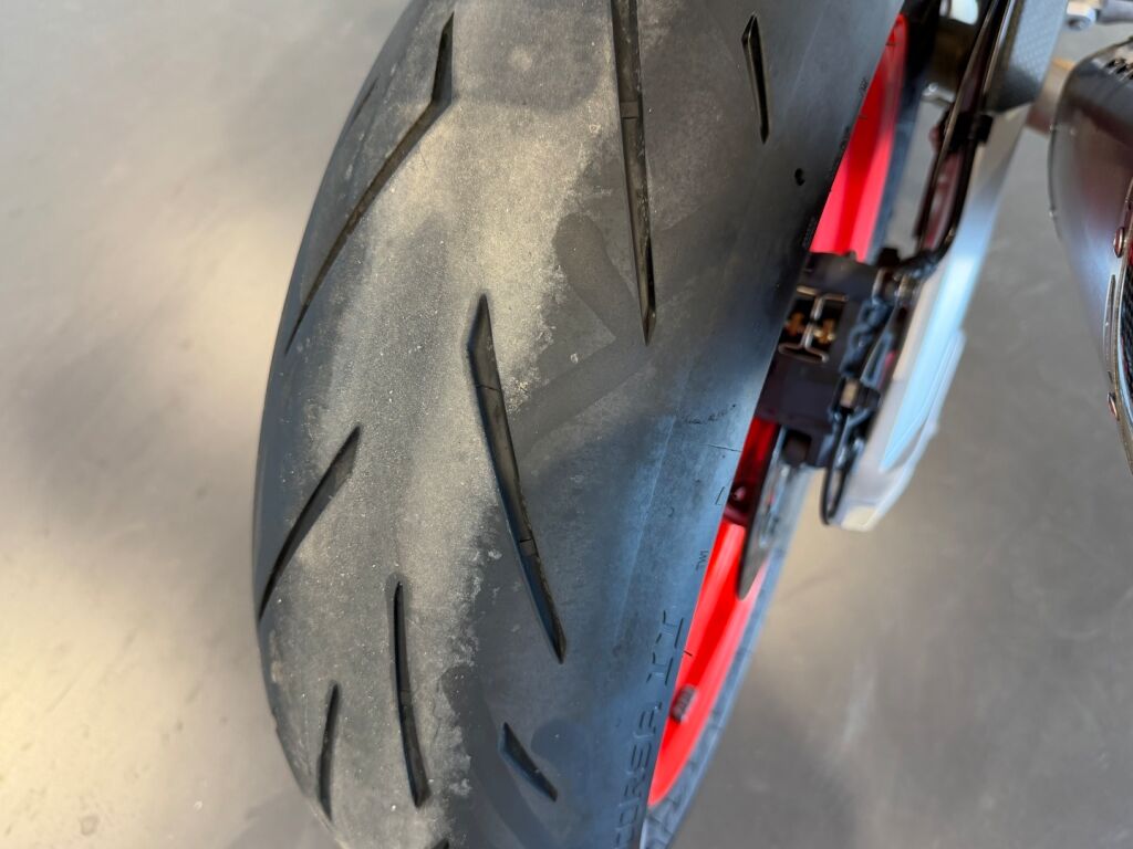 Aprilia TUONO 2023 
