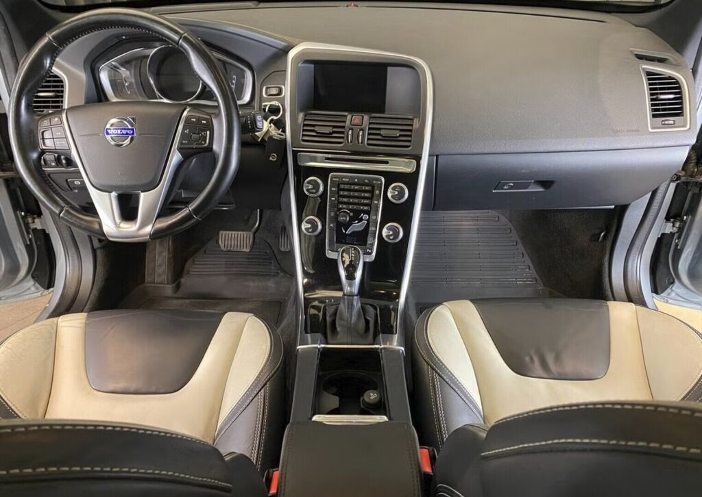 Volvo XC60 2015 Hopea