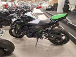 Kawasaki Z 2016 Musta
