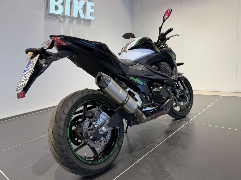 Kawasaki Z 2016 Musta