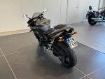 Yamaha YZF-R1 2006 Musta