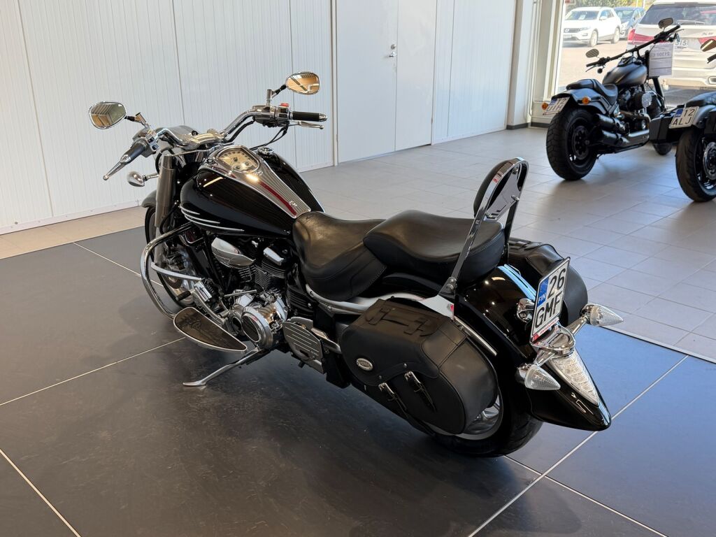 Yamaha XV 2011 Musta