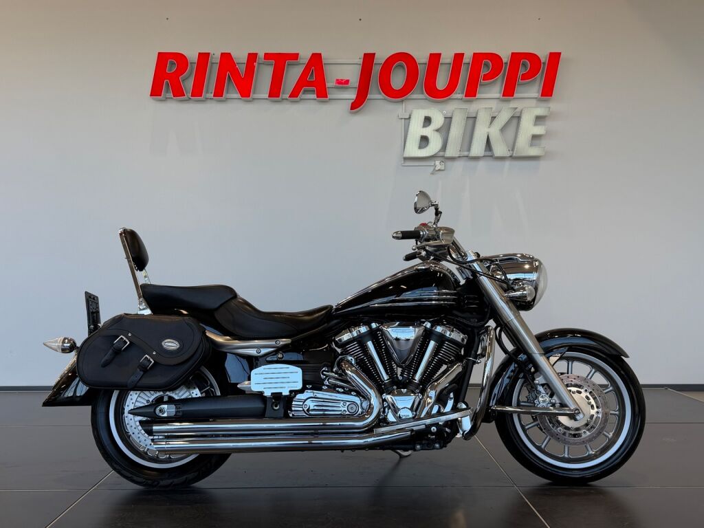 Yamaha XV 2011 Musta