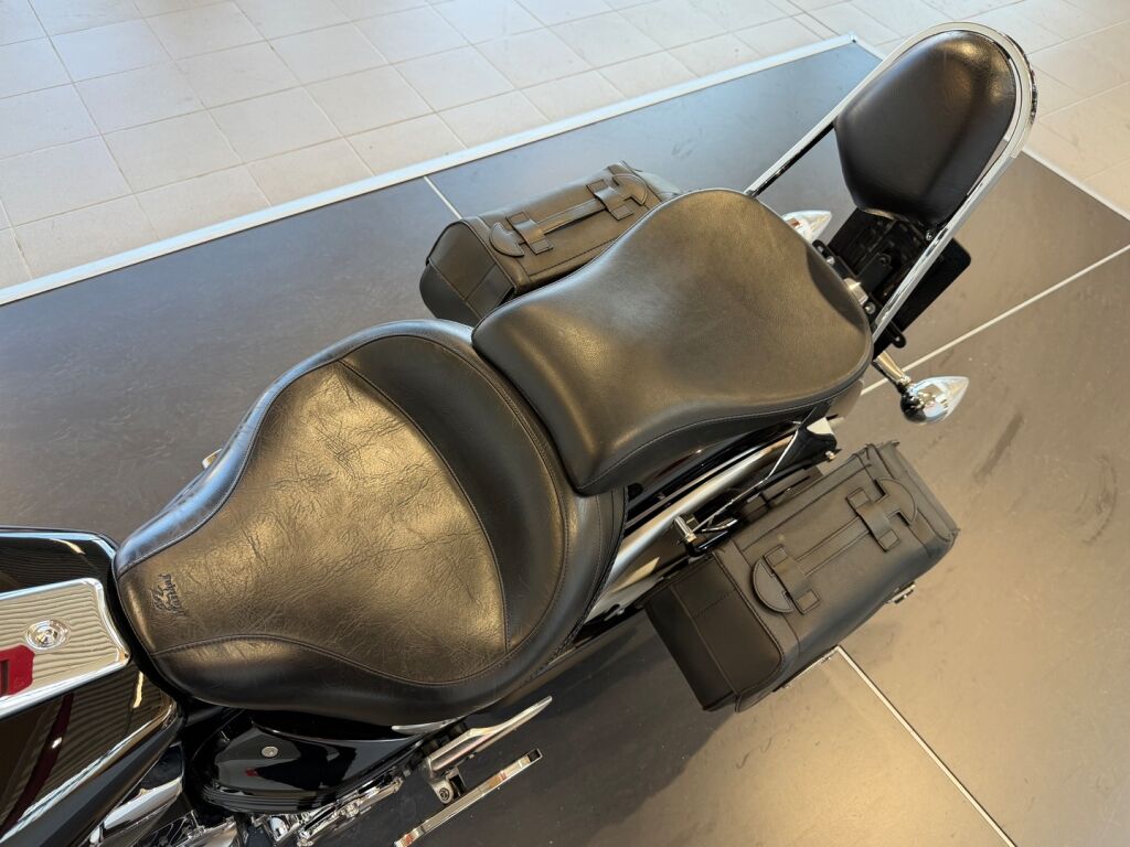 Yamaha XV 2011 Musta