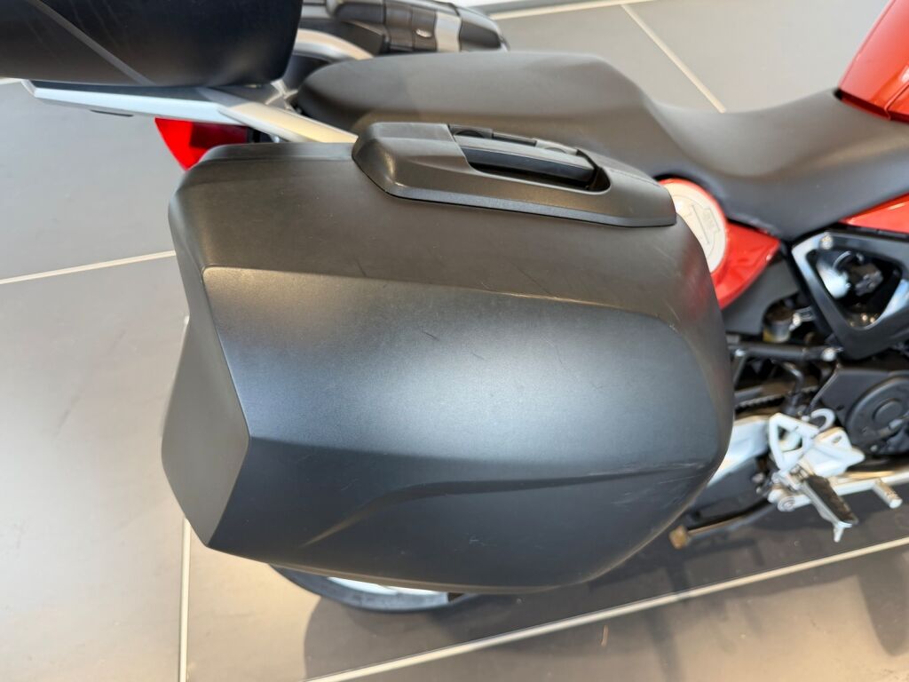 BMW F 2014 