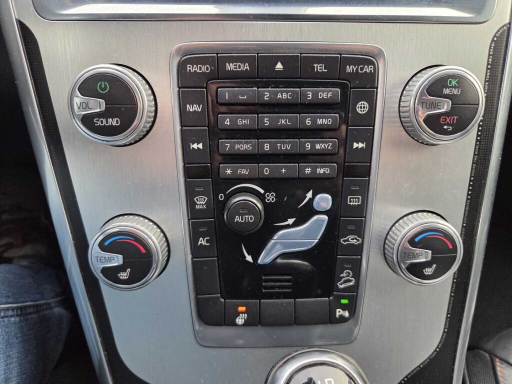 Volvo XC60 2015 Sininen