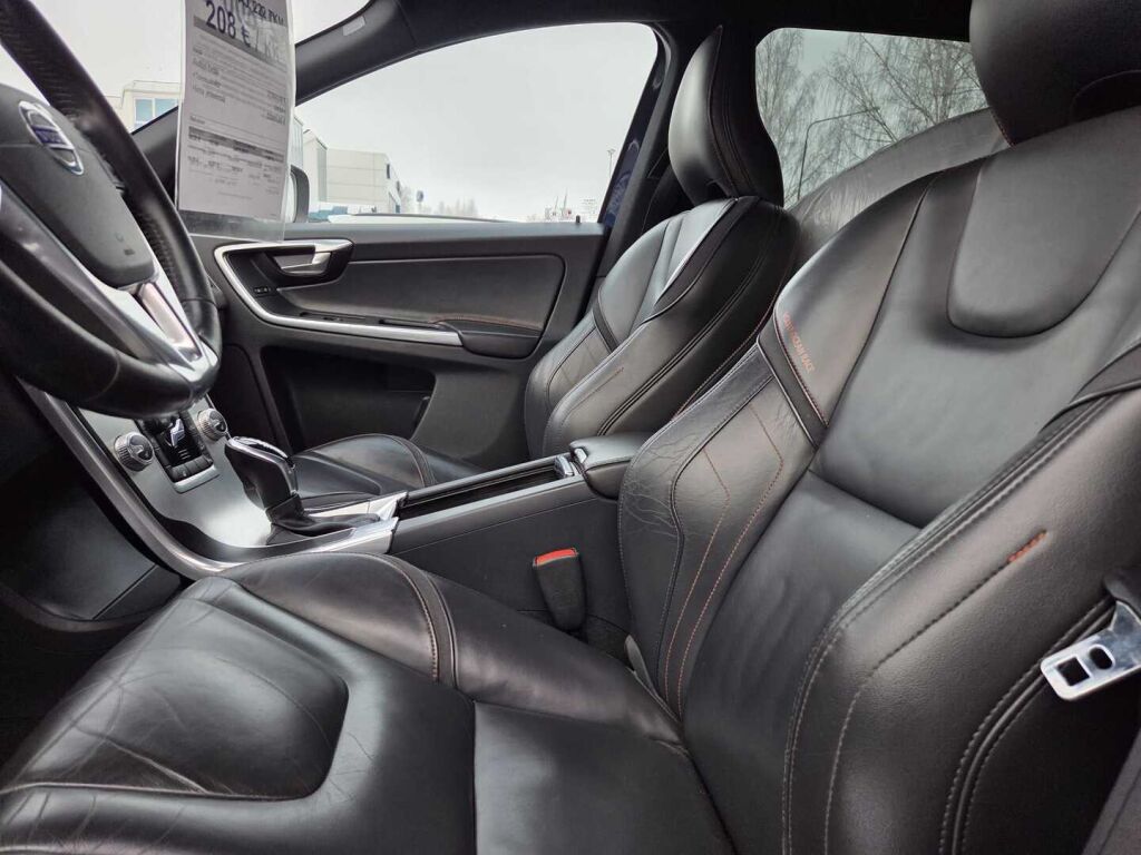 Volvo XC60 2015 Sininen