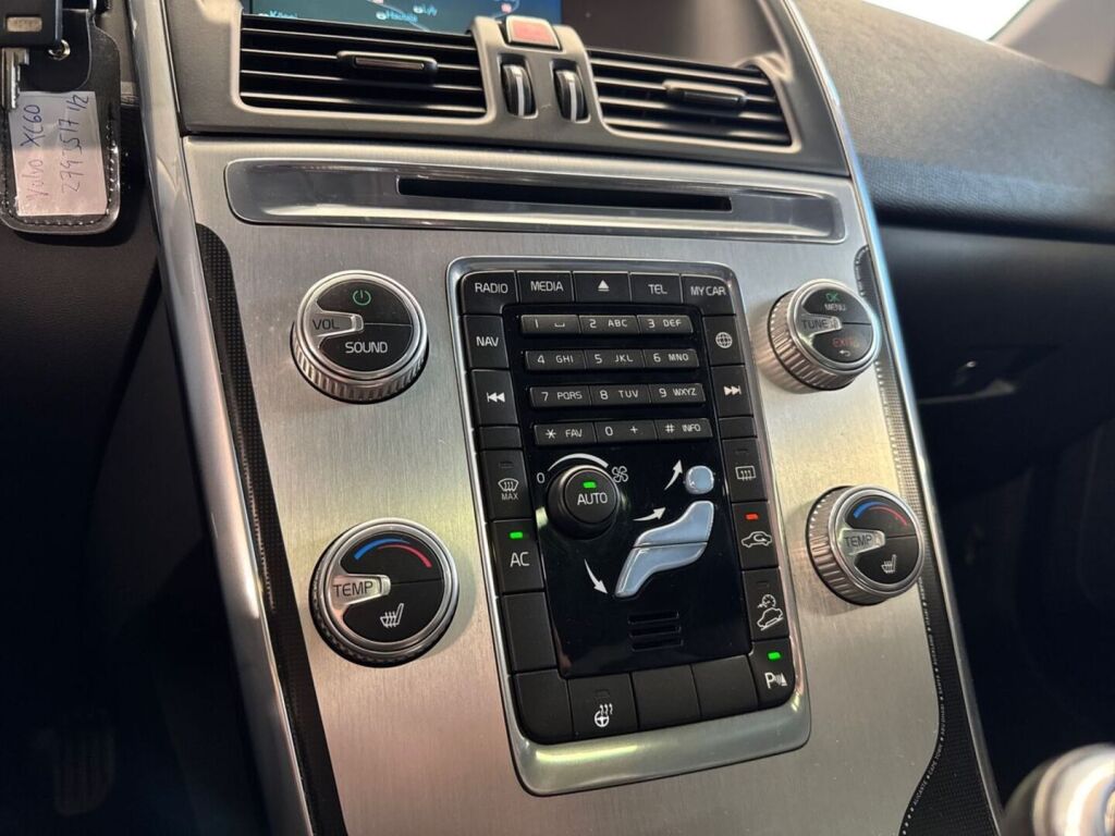 Volvo XC60 2015 Sininen