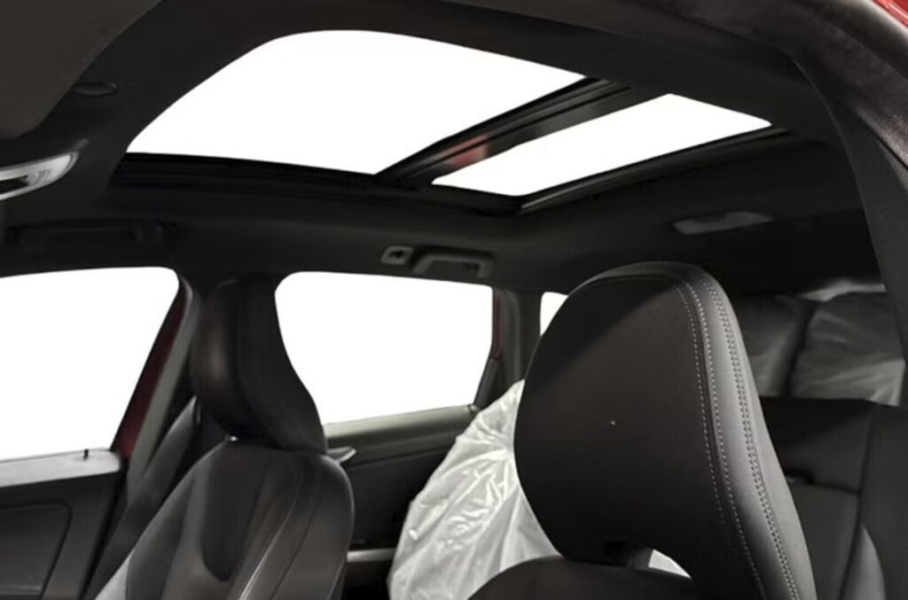 Volvo XC60 2016 Punainen (Flamenco Red)