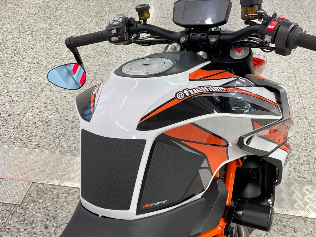 Ktm 1290 2019 moniväri