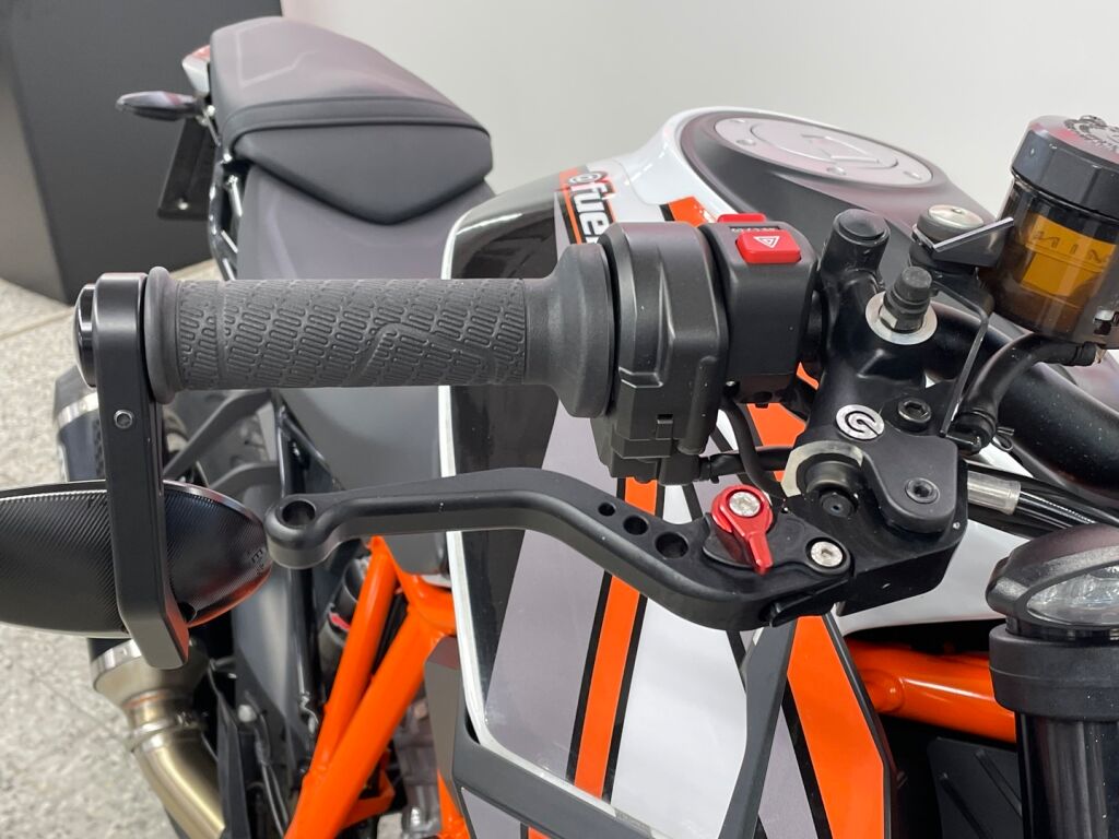Ktm 1290 2019 moniväri