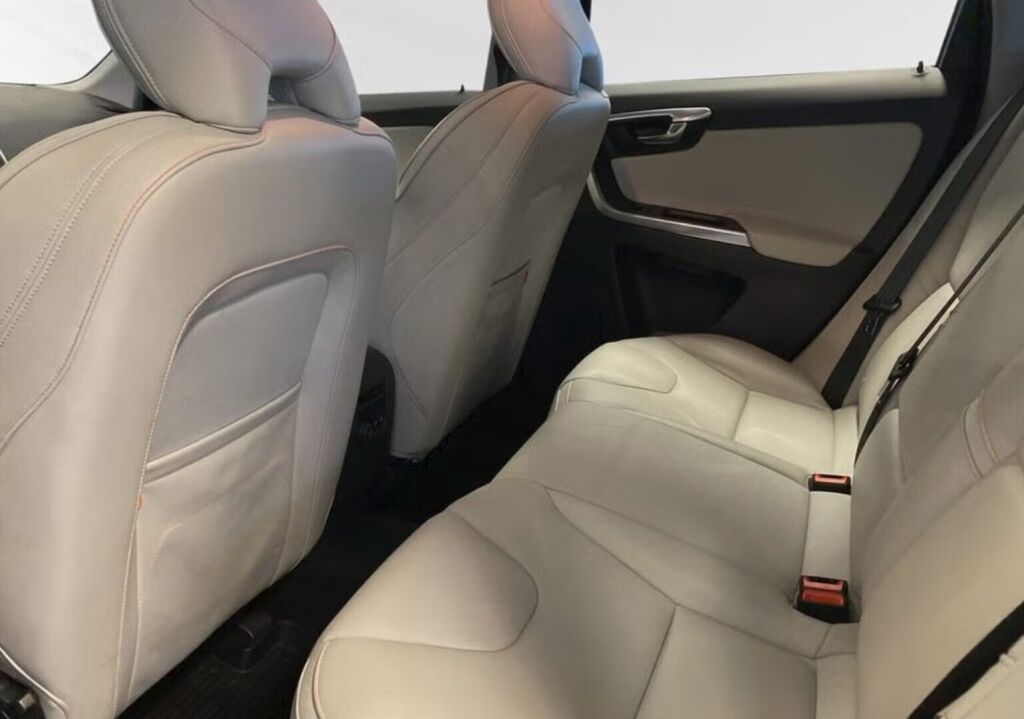 Volvo XC60 2016 Musta