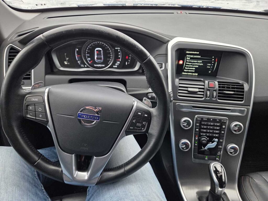 Volvo XC60 2016 Sininen