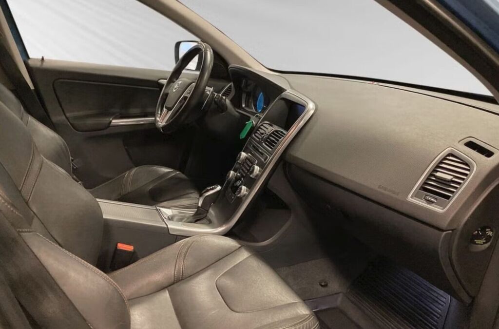 Volvo XC60 2016 Sininen