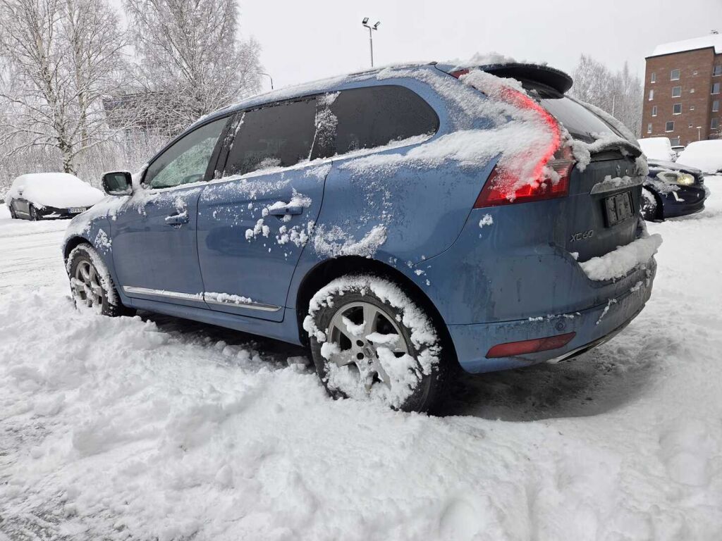 Volvo XC60 2016 Sininen