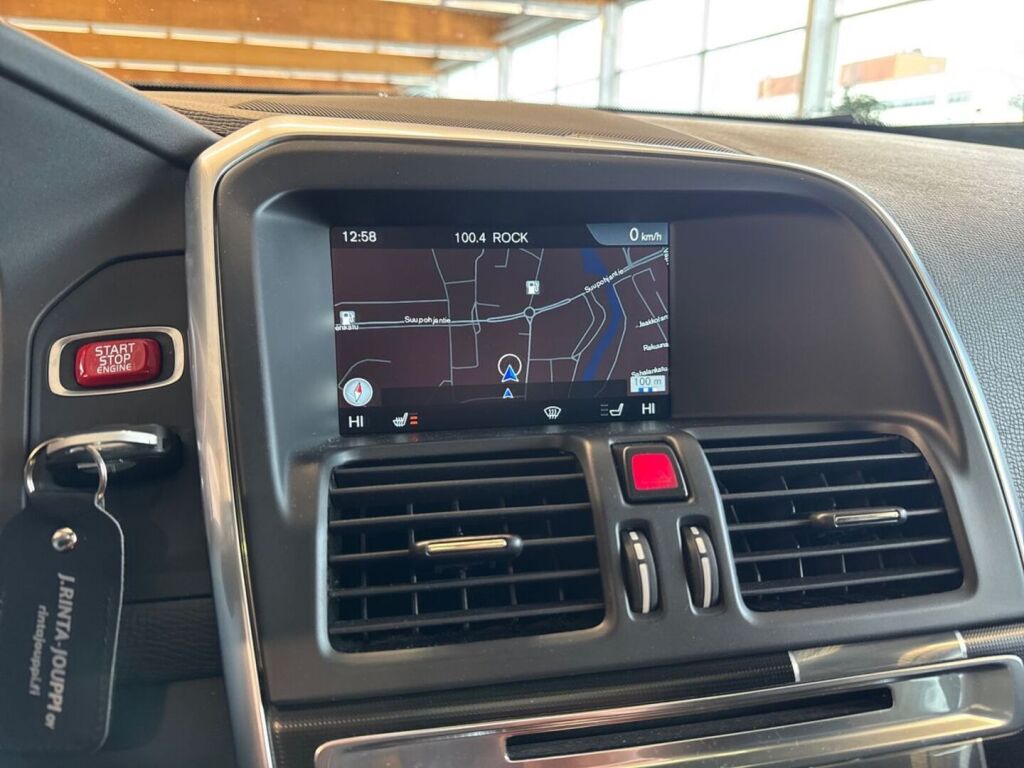 Volvo XC60 2016 Punainen (Passion Red)