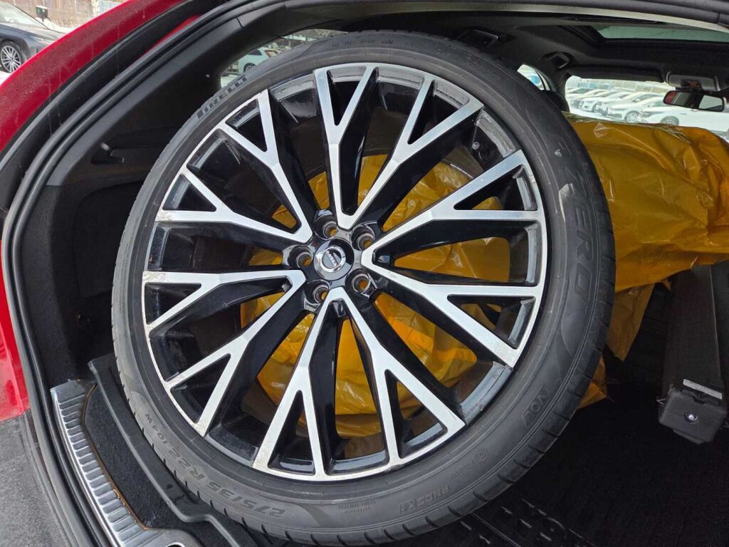 Volvo XC60 2016 Punainen (Passion Red)