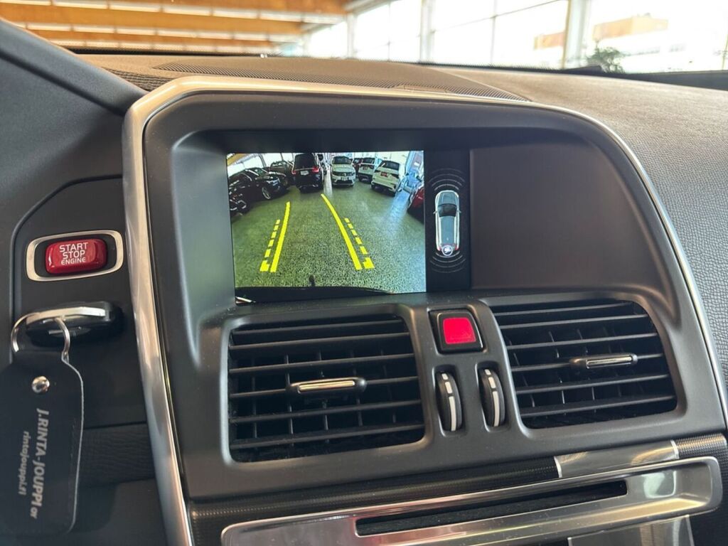 Volvo XC60 2016 Punainen (Passion Red)