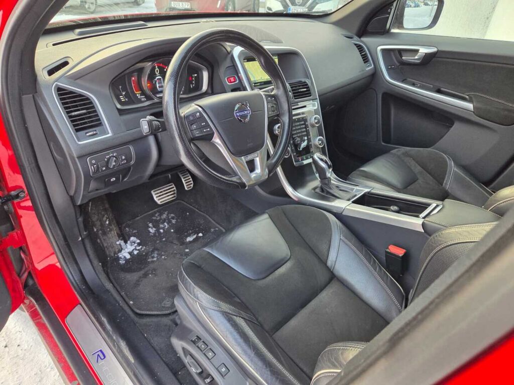 Volvo XC60 2016 Punainen (Passion Red)