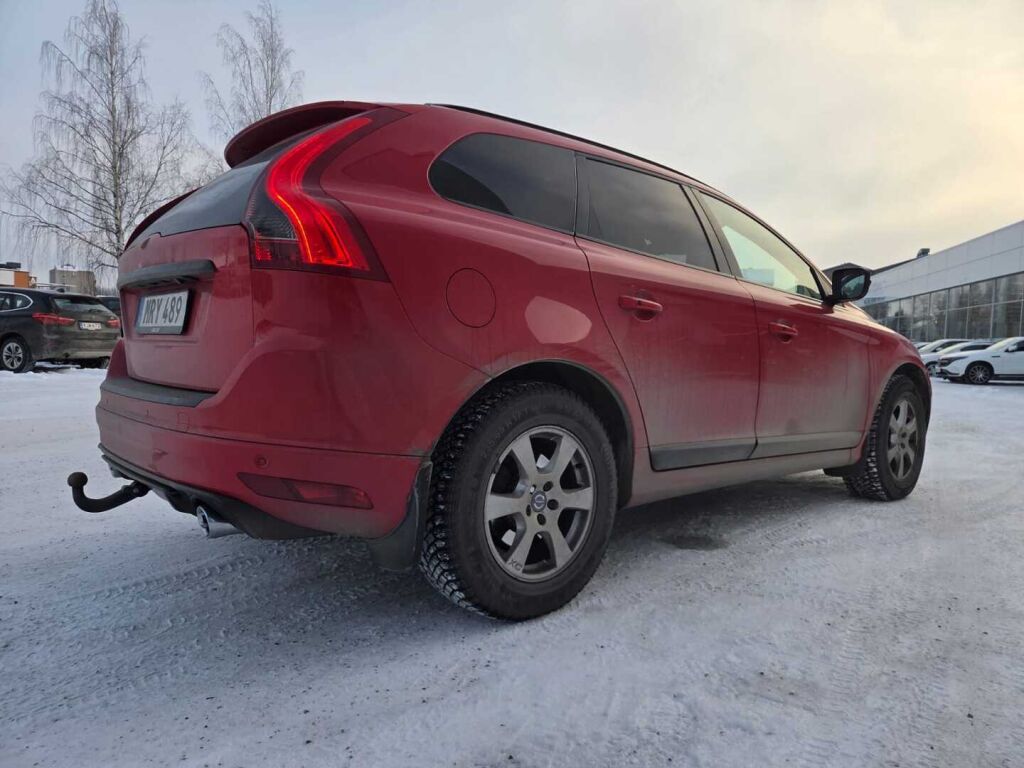 Volvo XC60 2016 Punainen (Passion Red)