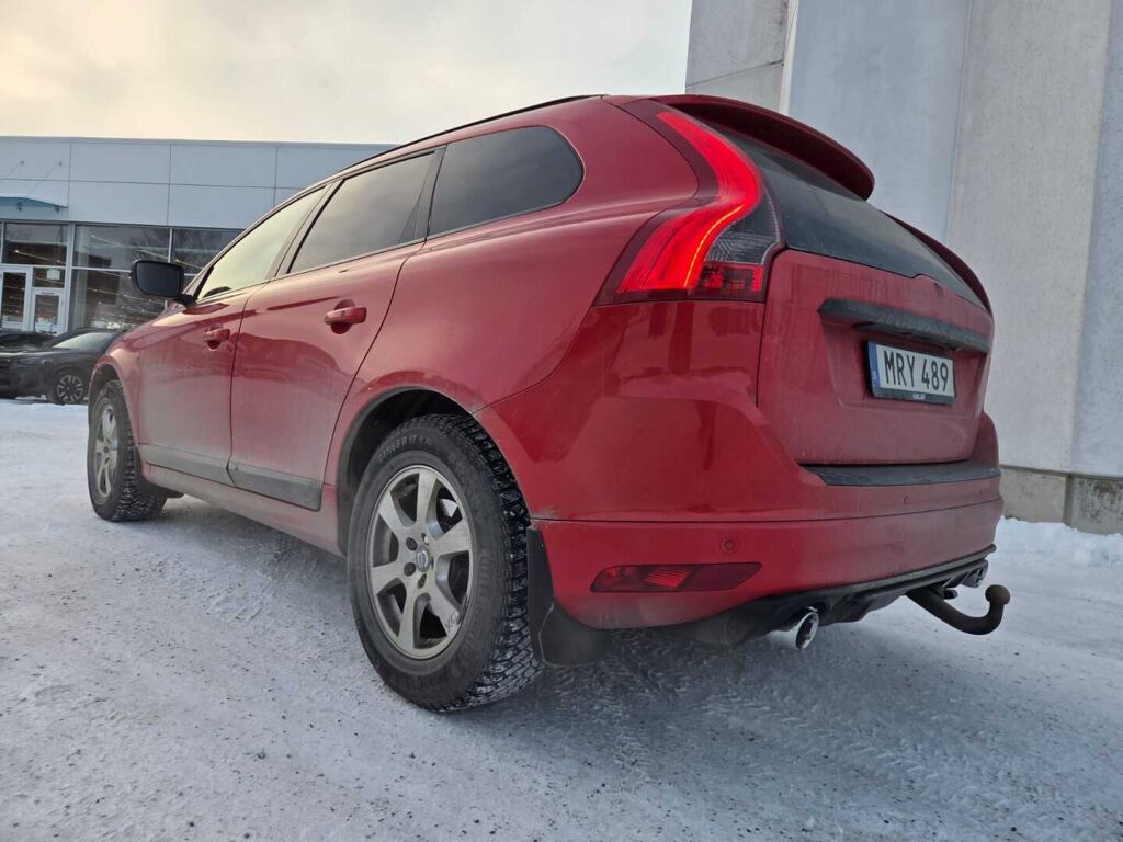 Volvo XC60 2016 Punainen (Passion Red)