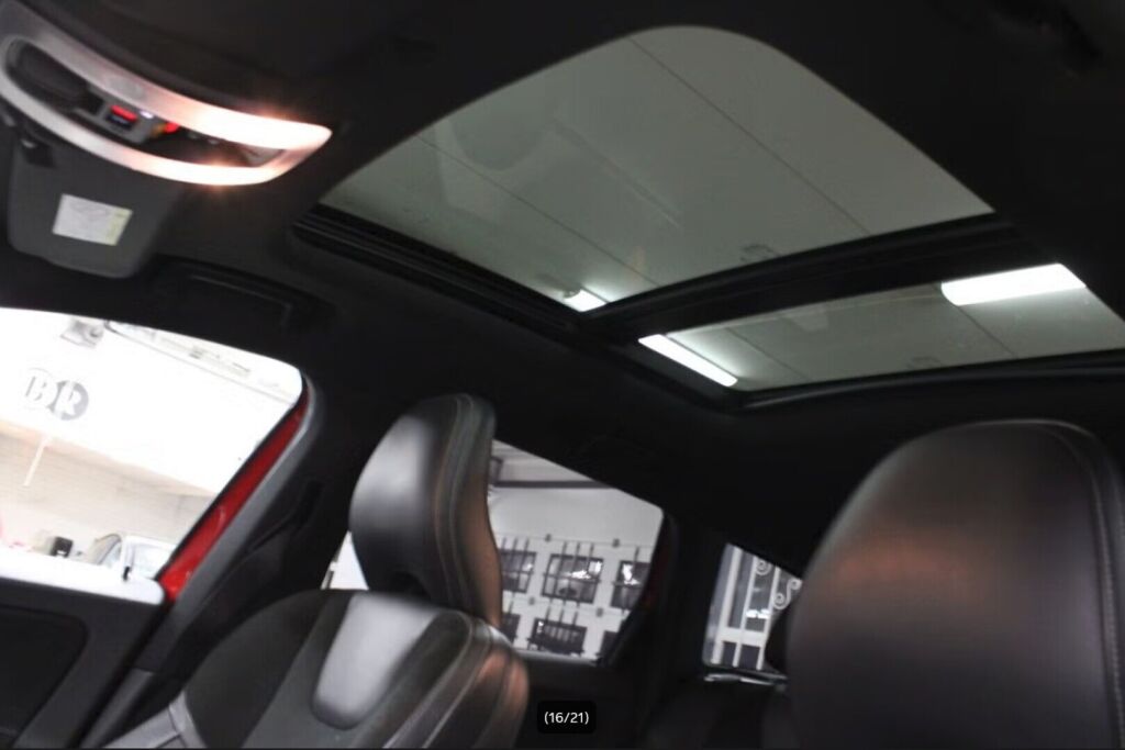 Volvo XC60 2016 Punainen (Passion Red)