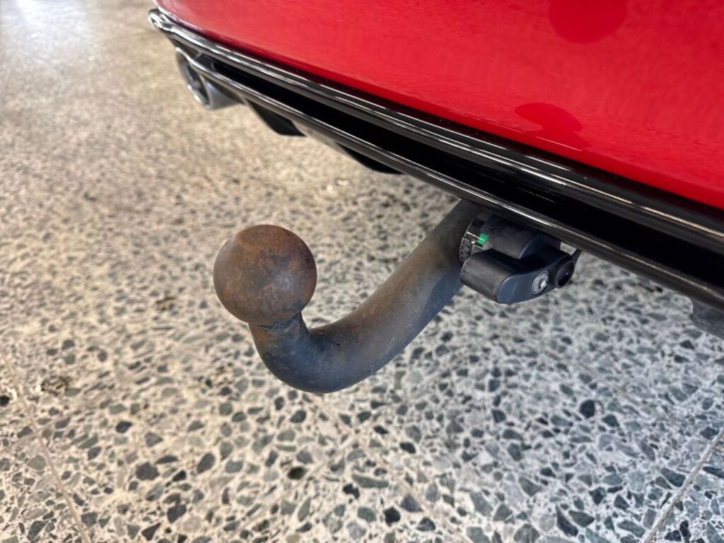 Volvo XC60 2016 Punainen (Passion Red)