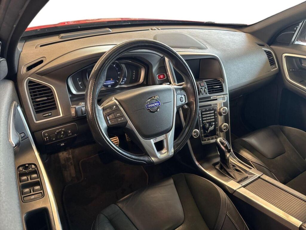 Volvo XC60 2016 Punainen (Passion Red)