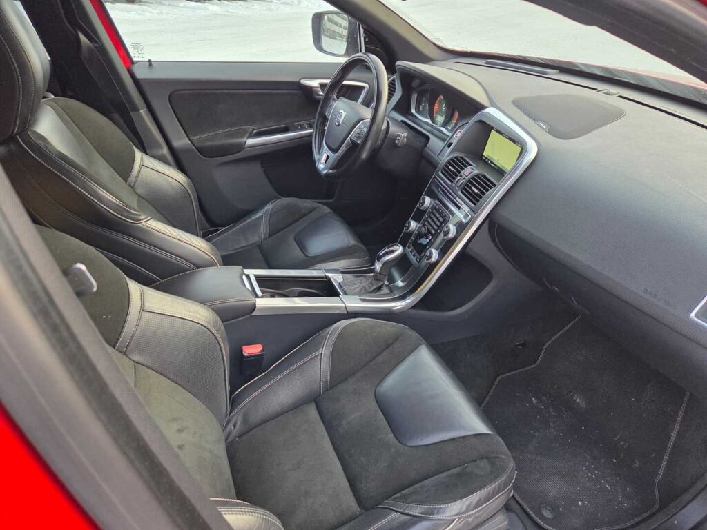 Volvo XC60 2016 Punainen (Passion Red)