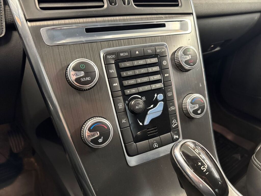 Volvo XC60 2016 Valkoinen